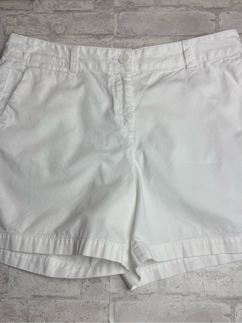 Loft 6" Shorts White EUC 10 💯 Cotton Chino 😍